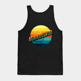 1 Thessalonians 5:18 Grateful Spanish Christian Saying 3D Text Vintage Sunset Tank Top